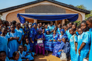 lab ceremony - group picture with ologafe girls